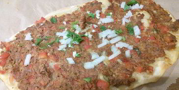 турецкая пицца лахмаджун в рулете