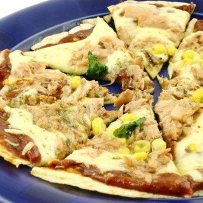 Зерновая пицца с тунцом и кукурузой