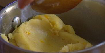 апельсиновые пончики с шоколадным соусом