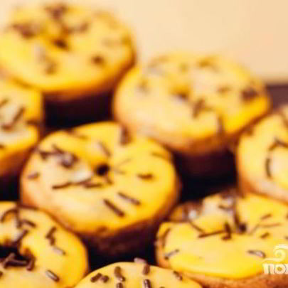 Банановые пончики в глазури