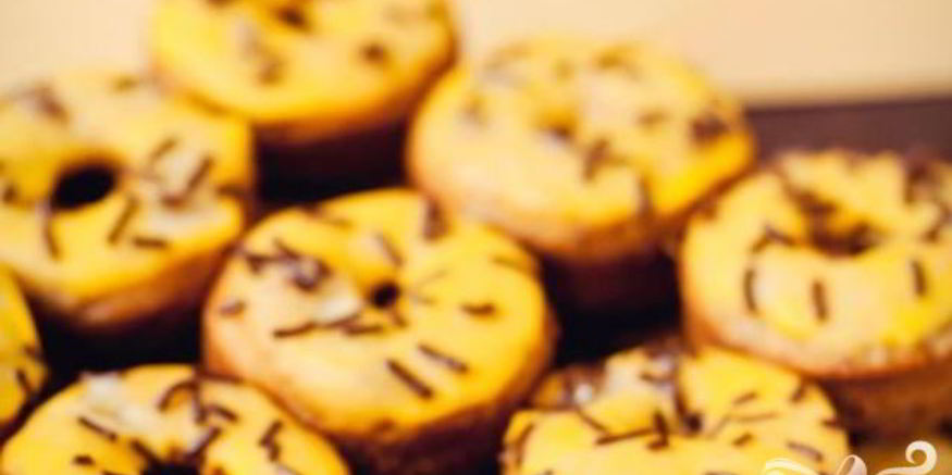 Рецепт банановых пончиков в глазури