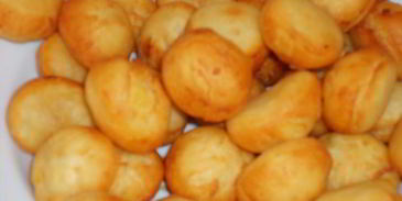 пончики картофельные со смородиновым соусом