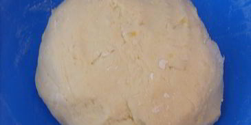 пончики картофельные со смородиновым соусом