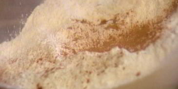 пончики на кефире с корицей и мускатным орехом