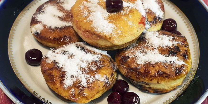 Рецепт пончиков с вишней