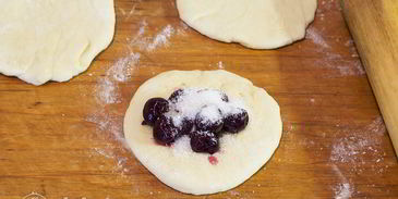 пончики с вишней