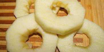 пончики с яблоками и коньяком