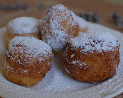 Творожные пончики с изюмом