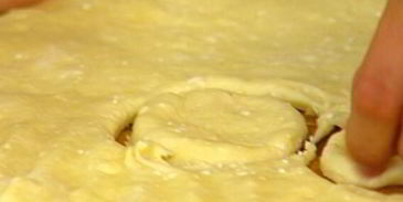 творожные пончики с изюмом