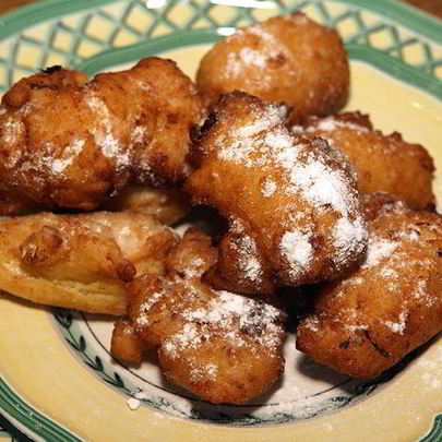 Творожные пончики с яблоками