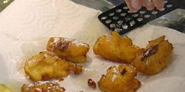 творожные пончики с яблоками