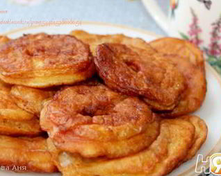 Яблочные пончики