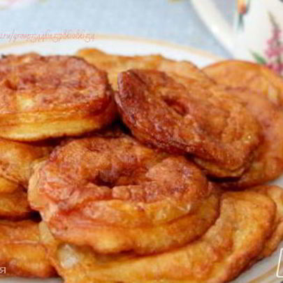 Яблочные пончики