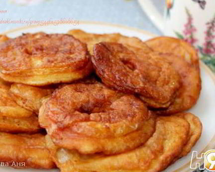 Яблочные пончики
