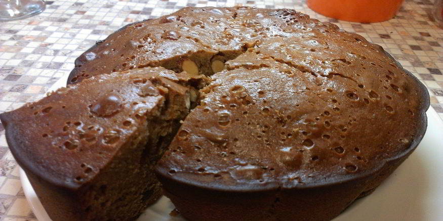 Рецепт коврижки медовой с орехами и цукатами