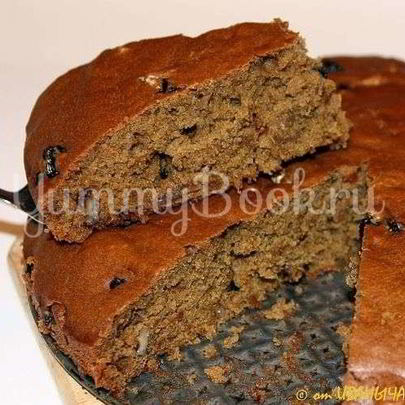 Коврижка с изюмом и орехами