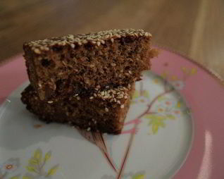 Коврижка с кунжутом и имбирем