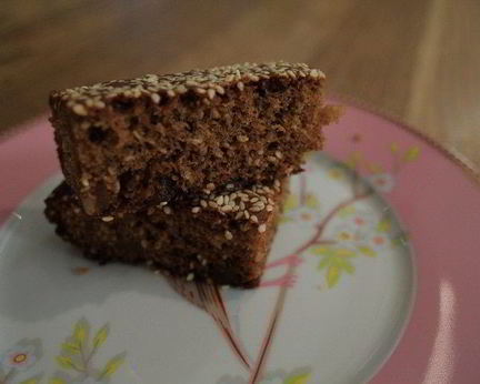 Коврижка с кунжутом и имбирем