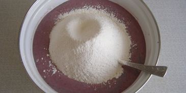 коврижка с вареньем на кефире