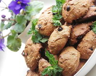 Пряники с кунжутом, изюмом и мятой