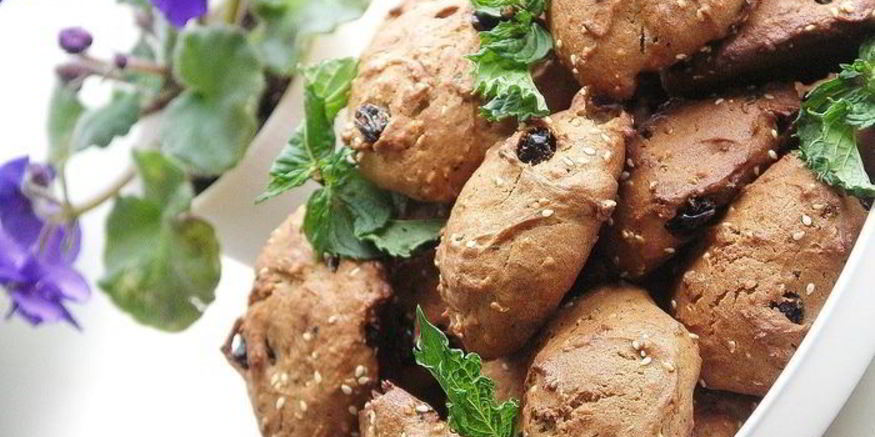 Рецепт пряников с кунжутом, изюмом и мятой