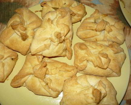 Пряные слойки с ананасом