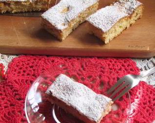 Бисквитный яблочный пирог