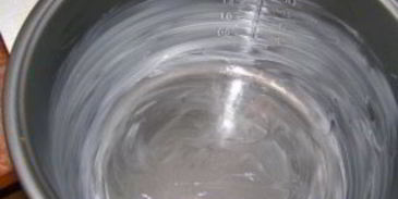 шарлотка на кефире в мультиварке