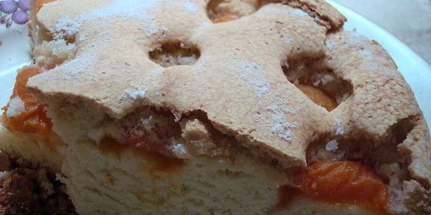 Рецепт шарлотки с абрикосами