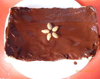 Шарлотка с грушами и шоколадной помадкой