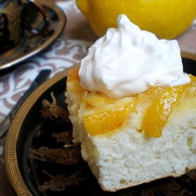 Шарлотка с лимоном