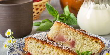 шарлотка с нектаринами