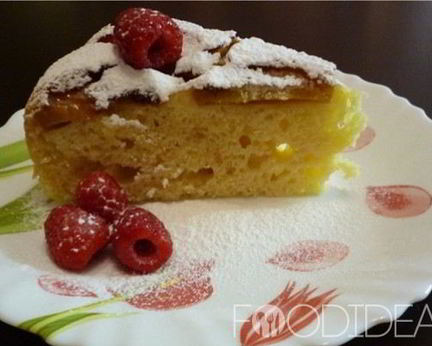 Шарлотка с персиками в мультиварке