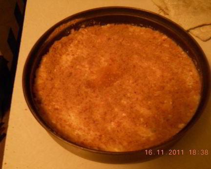 Шарлотка с рисом и яблоками