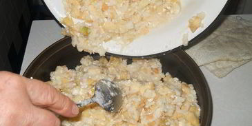 шарлотка с рисом и яблоками