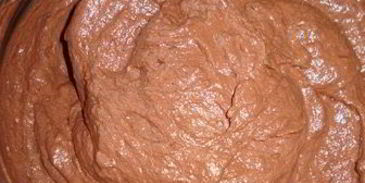 шарлотка с шоколадно-малиновым муссом и воздушным ванильным кремом