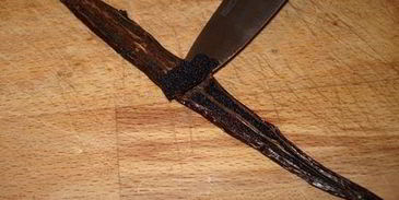 шарлотка с шоколадно-малиновым муссом и воздушным ванильным кремом