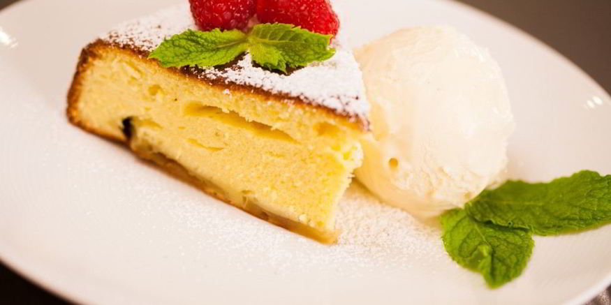 Рецепт шарлотки с яблоками и лимоном