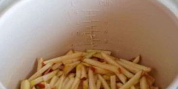 шарлотка с яблоками в скороварке