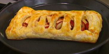 быстрый яблочный штрудель с изюмом, миндалем и корицей