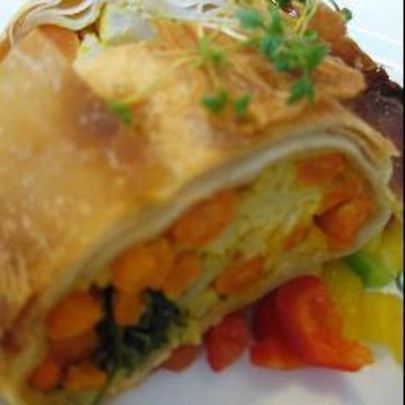 Домашний штрудель с овощной начинкой