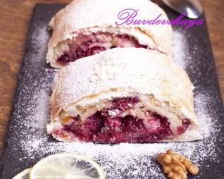 Ленивый штрудель с вишней и орехами