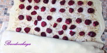 ленивый штрудель с вишней и орехами