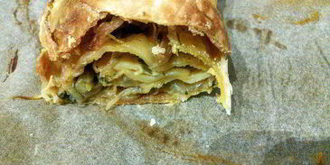 луковый штрудель на вытяжном тесте