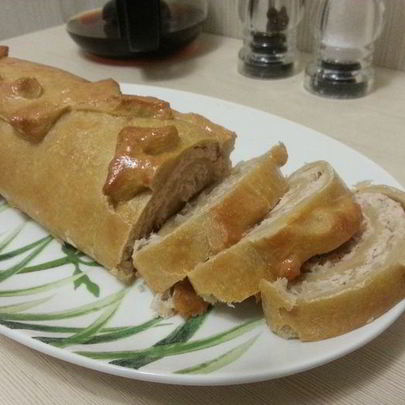 Мясо-капустный штрудель из кабачкового теста