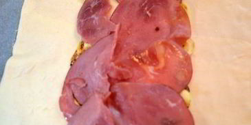 штрудель с кабачками, ветчиной и сыром