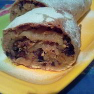 Рецепт Штруделя с капустой, творогом и черносливом