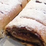 Рецепт Штруделя с орехами и черносливом