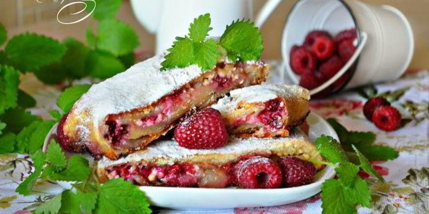 Рецепт штруделя с творогом, малиной и грушей