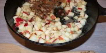 штрудель с яблоками из слоеного теста